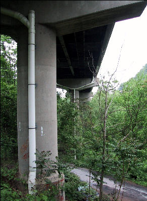 AT Signs I-81 Bridge