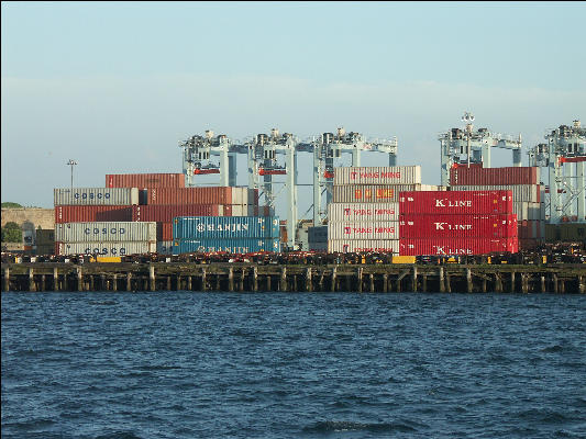 PICT5911 Containers BostonHarbor 