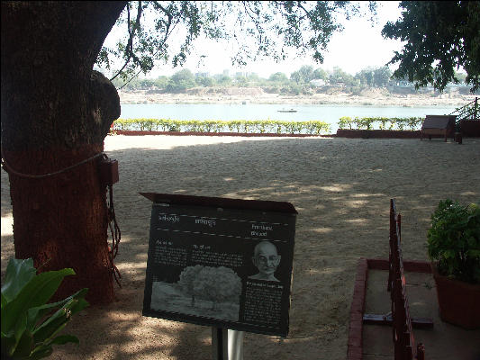 Pict1472 Gandhi Statue Sabarmati Ashram Ahmedabad Amdavad