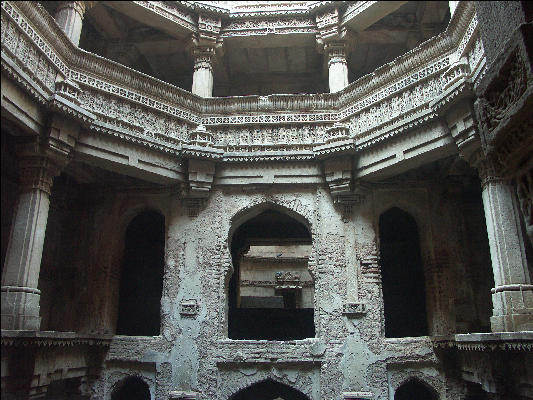 Pict1487 Adalaj Wav Step Well Looking Up Ahmedabad Amdavad