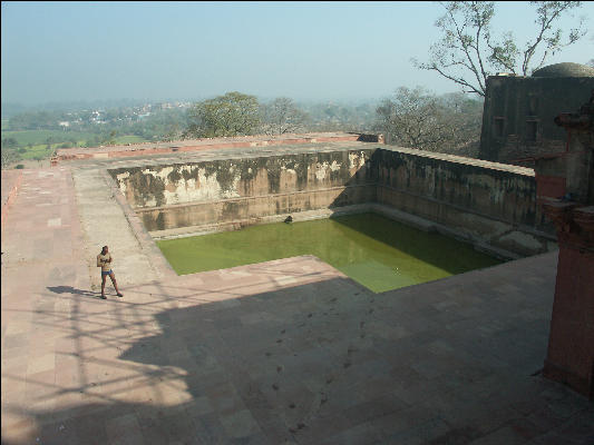 Pict3725 Holding Tank Fatehpur Sikri