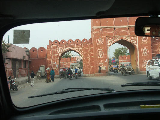 Pict2706 City Gate And Traffic Jaipur