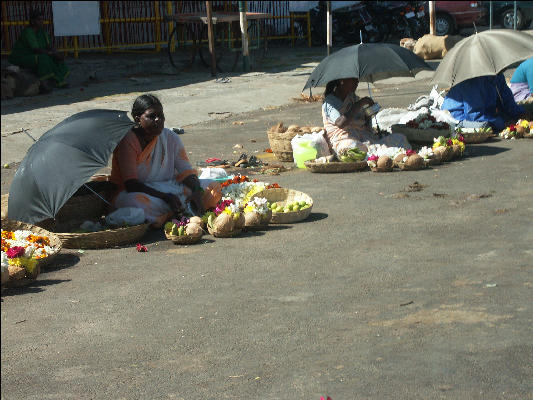 Pict1067 Vendors Sri Chamundeswari Temple Mysore