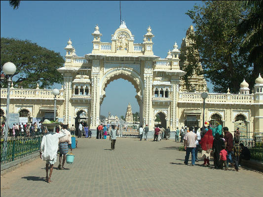 Pict1107 Entrance Maharajas Amba Vilas Palace Mysore