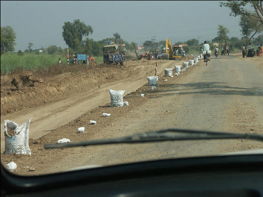 Pict3193 Highway Construction Ranthambore National Park