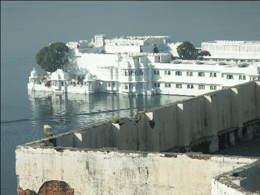 Pict1546 Floating Hotel Udaipur