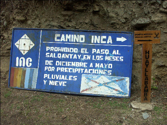 Sign pointing the way on Inca Trail