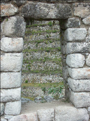 Window Huinayhuayna Inca Trail