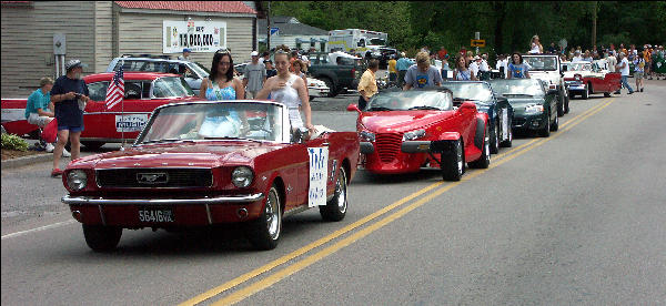 Parade - Appalachian Queen Court