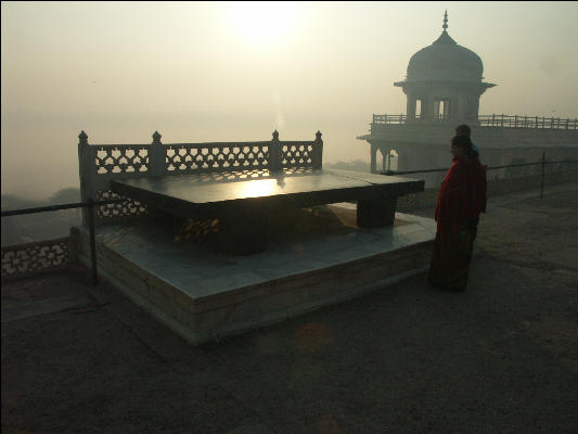 Pict4413 Agra Fort Diwan i Khas Terrace Throne Agra